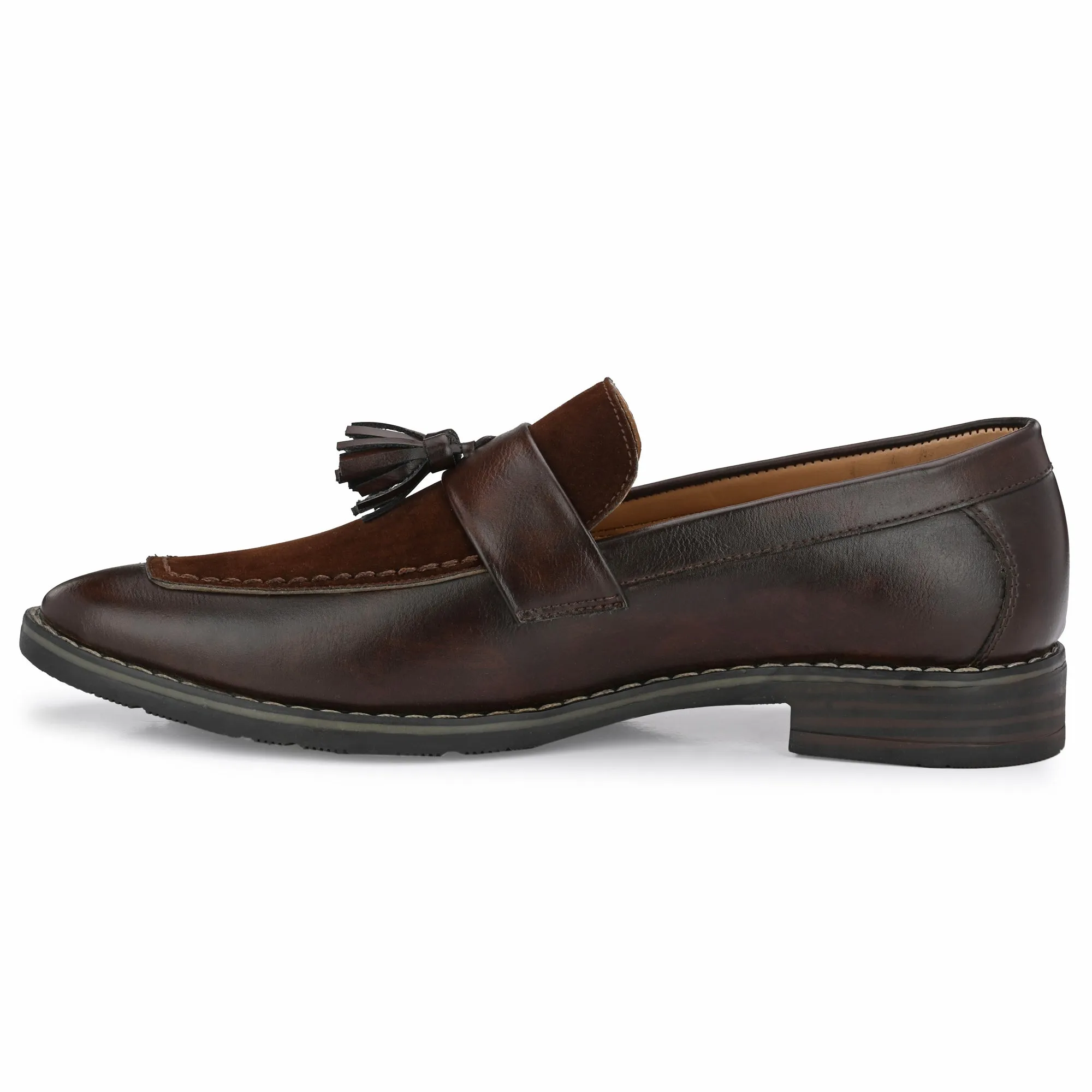 Attitudist Unisex Handcrafted Brown Plain Tassel Loafer With Knotted Laces In Moccassin Style