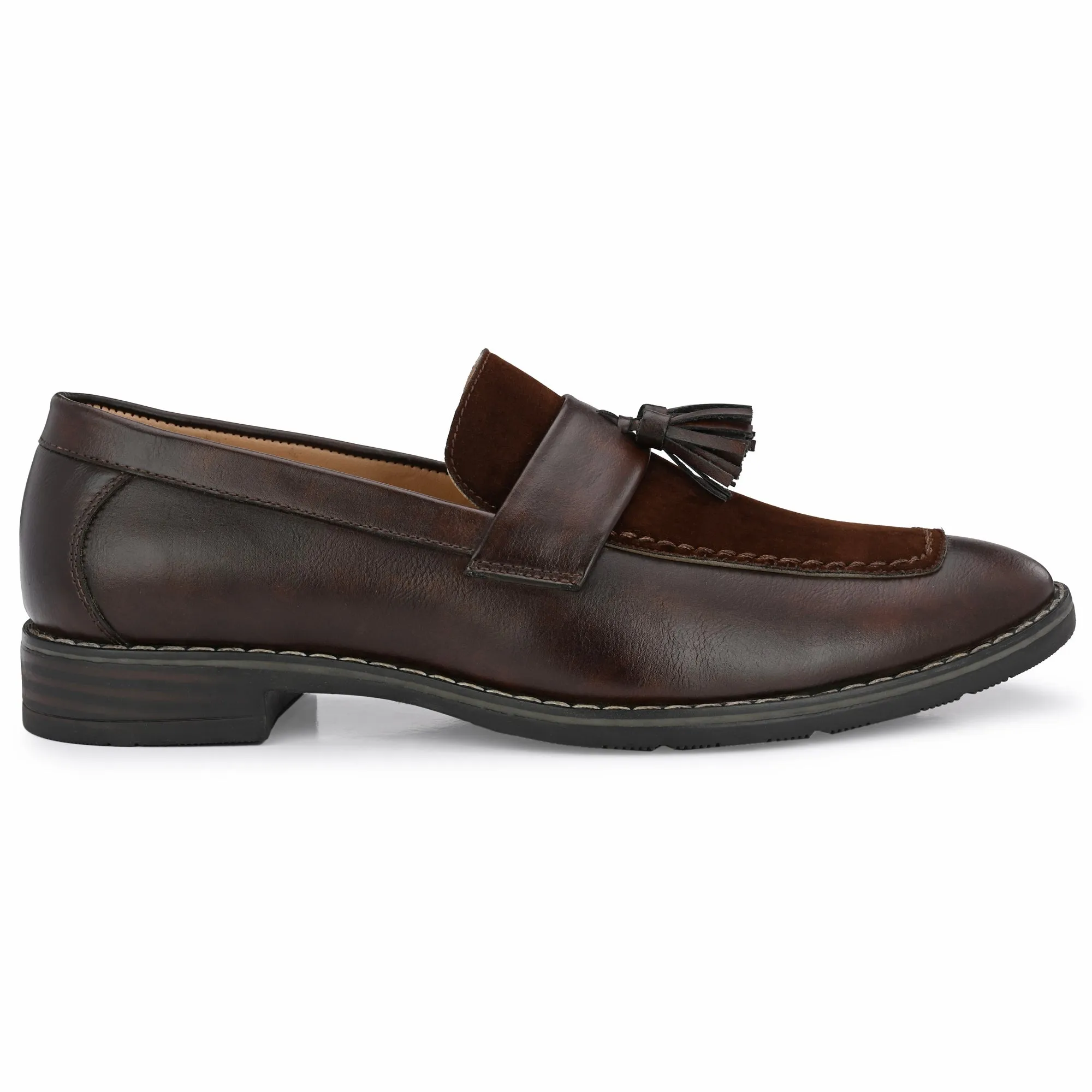 Attitudist Unisex Handcrafted Brown Plain Tassel Loafer With Knotted Laces In Moccassin Style