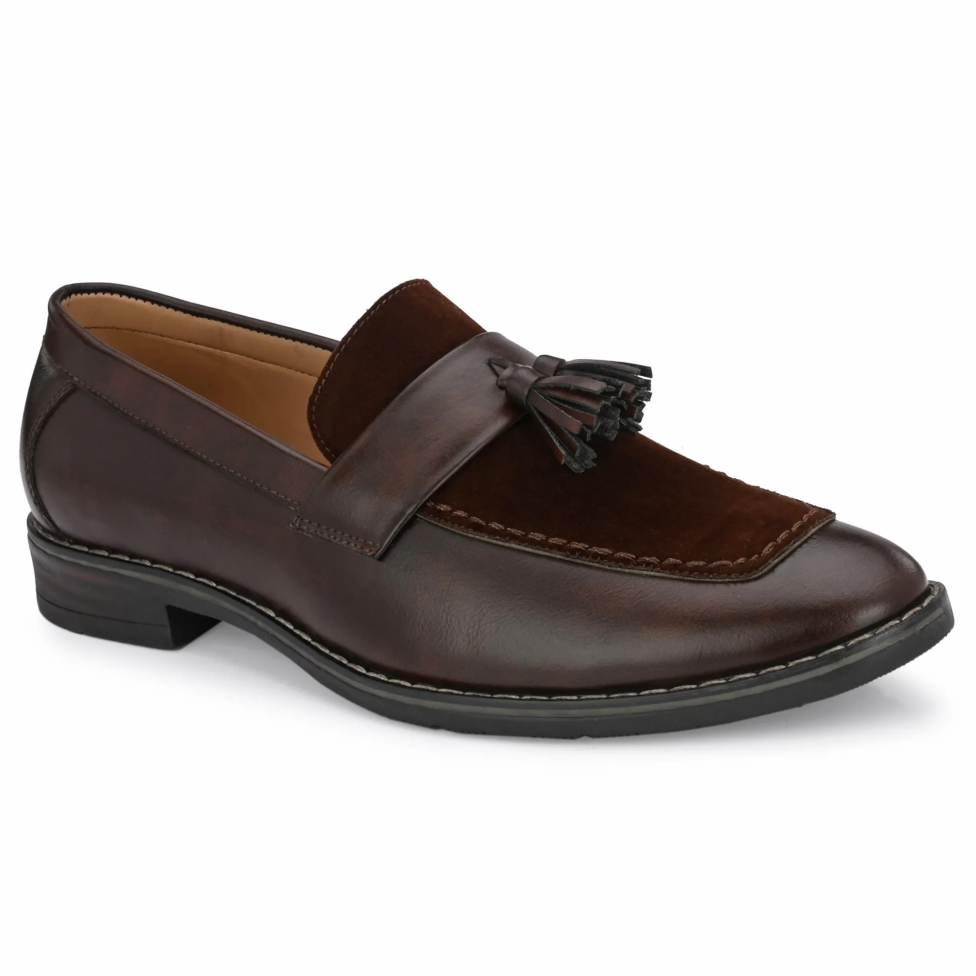 Attitudist Unisex Handcrafted Brown Plain Tassel Loafer With Knotted Laces In Moccassin Style