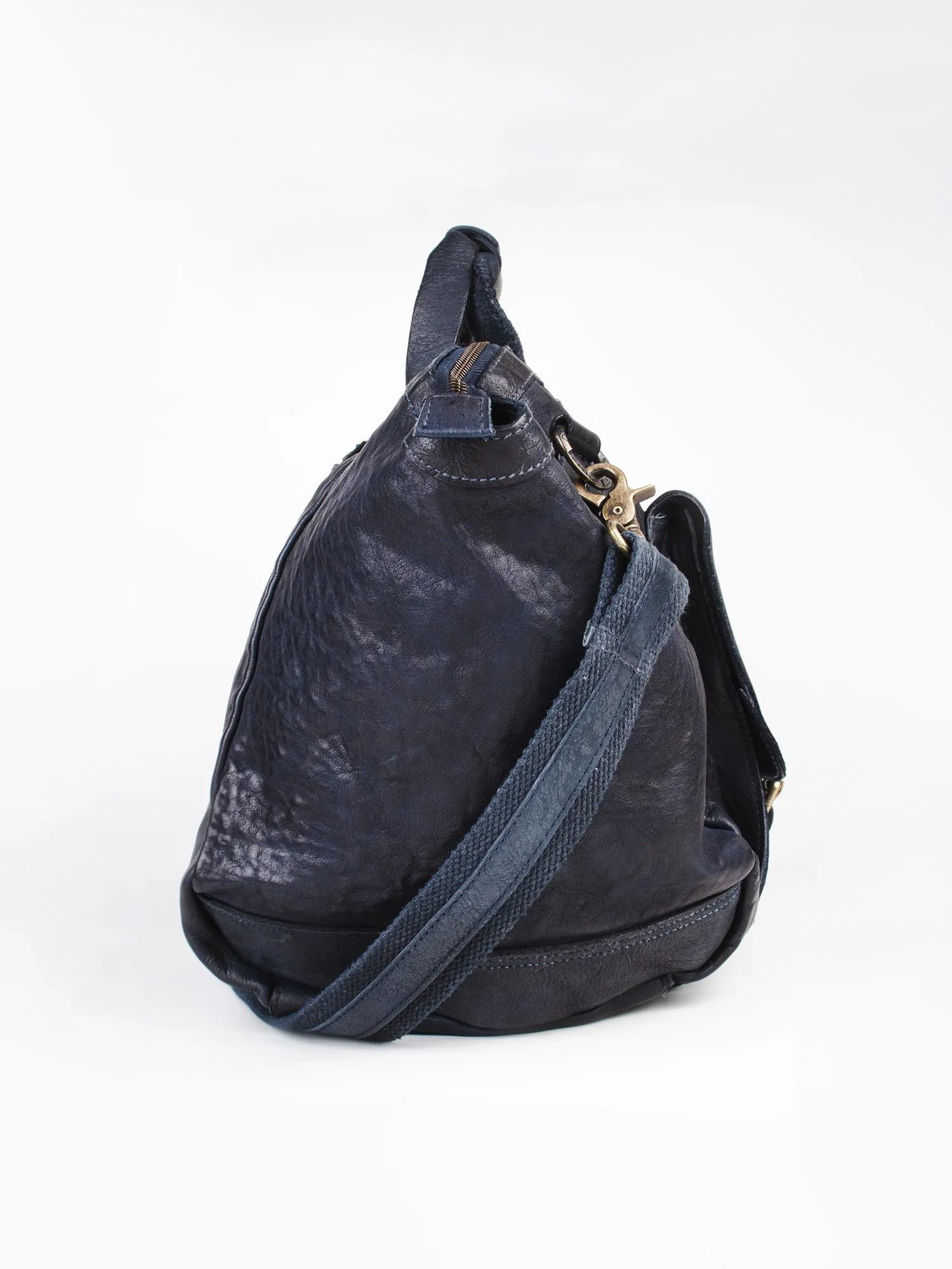 Ethan: Navy Weekender Bag In Washed Leather For Travel