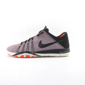 NIKE FREE TR 6