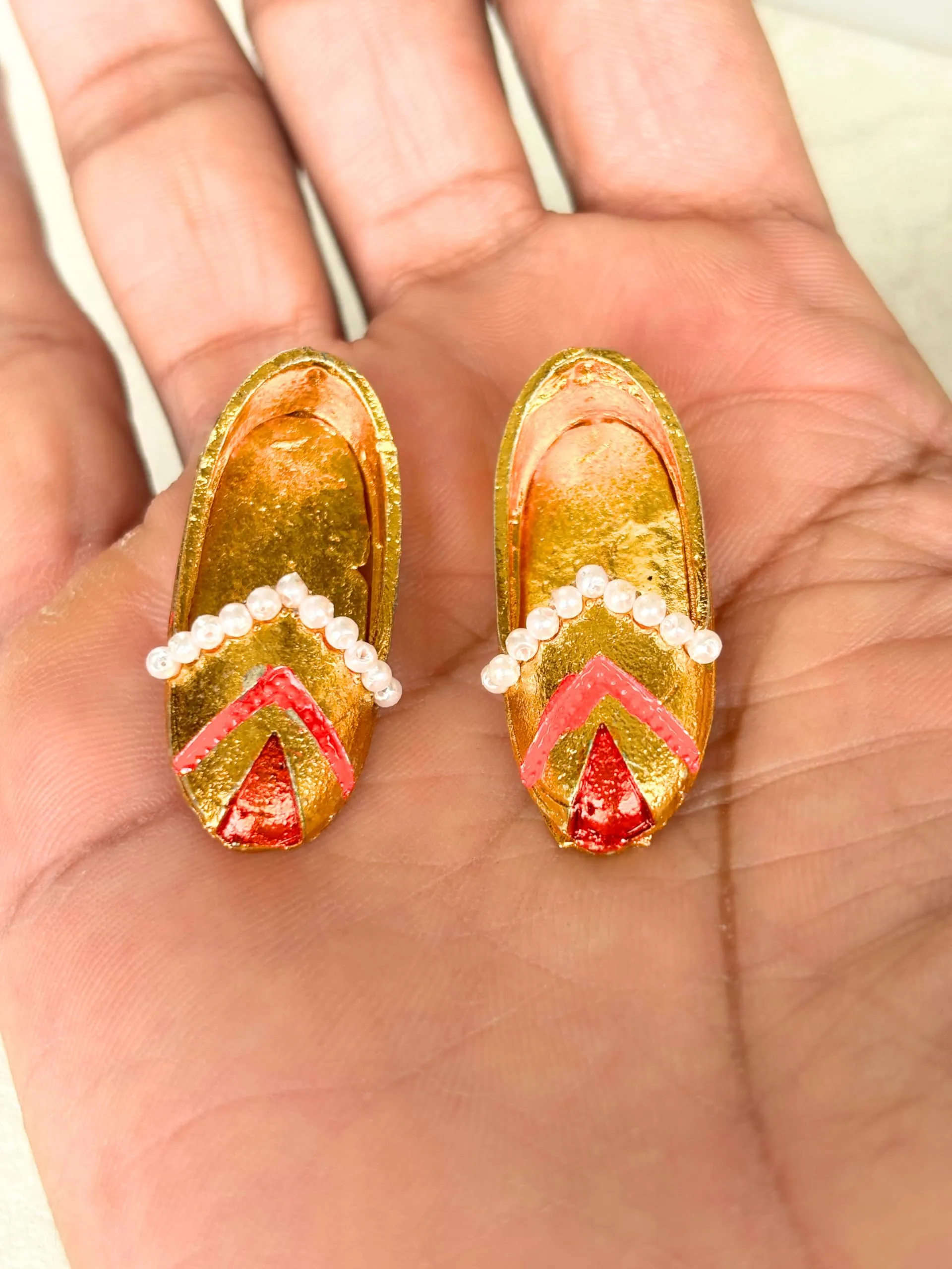 Salvus APP SOLUTIONS Fancy Multicolor Stone Worked Laddu Gopal Miniature Mojadi/Juti/Shoes For Lord Krishna Idol (1.2 Inch)