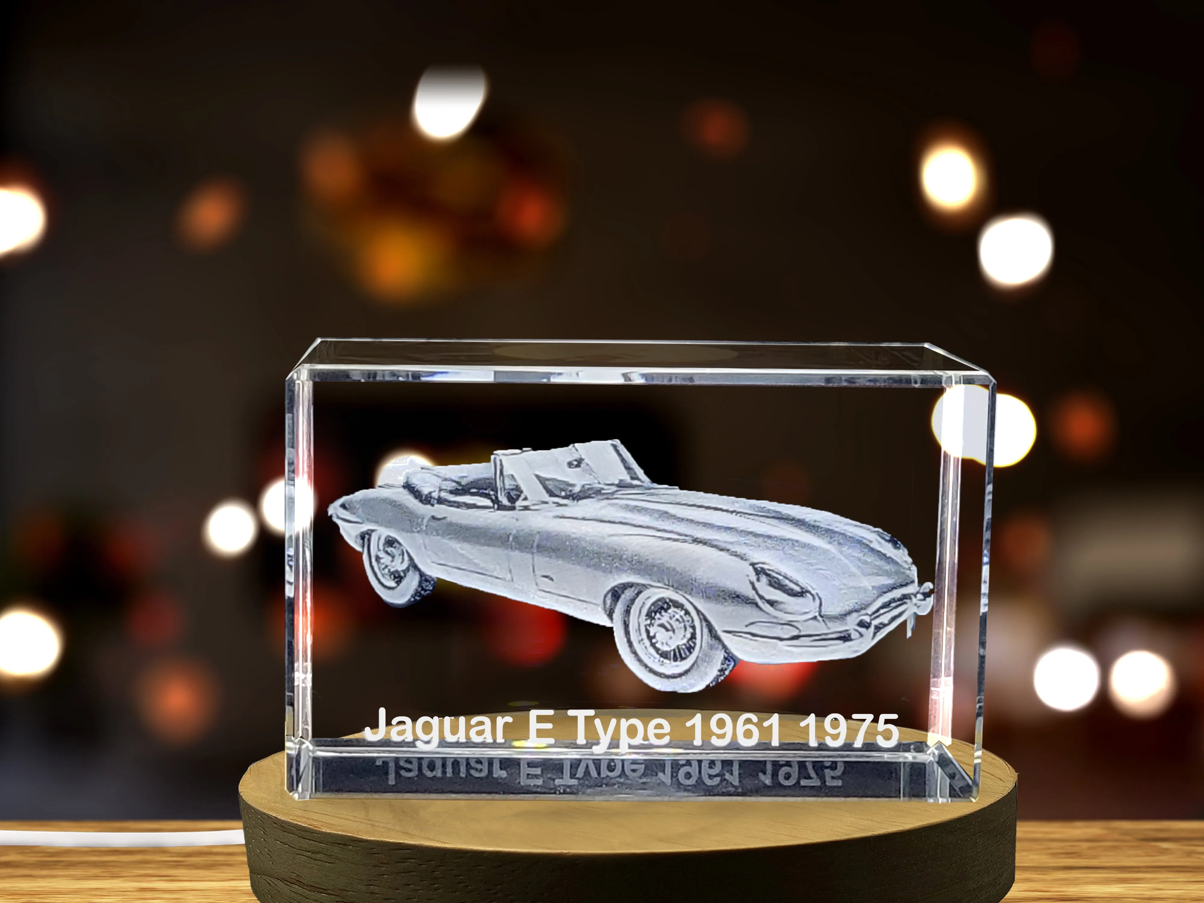 Timeless Beauty: Jaguar E-Type (1961–1975) - 3D Engraved Crystal Tribute