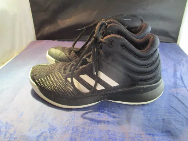 Used Adidas Basketball Shoes Youth Size 5 - no insoles