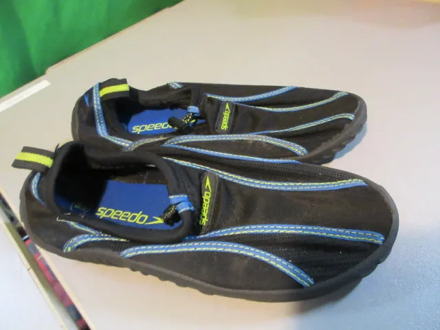 Used Speedo Water Shoes Size 2-3